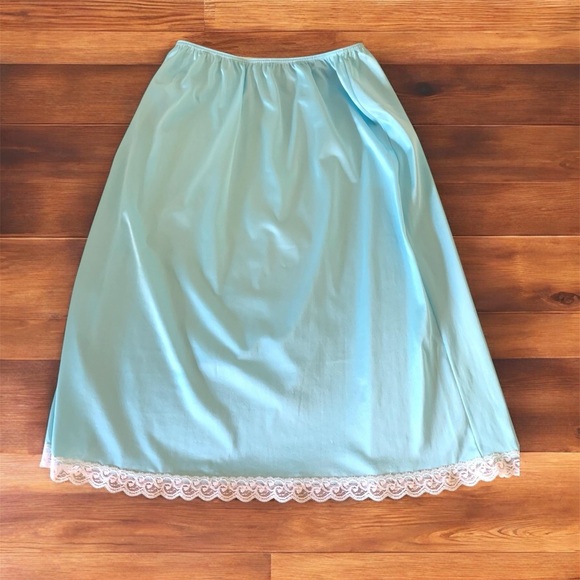 Vintage Warner’s Robin’s Egg Blue Half Slip Lace Trim Nylon Size 25” Length - Picture 2 of 6